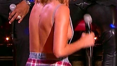 Pic: Sarah Hyland in Lip Sync Battle (2015)