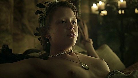 Pic: Mia Goth in A Cure for Wellness (2017)