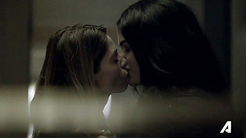 Pic: Eve Harlow in Rogue (2013)