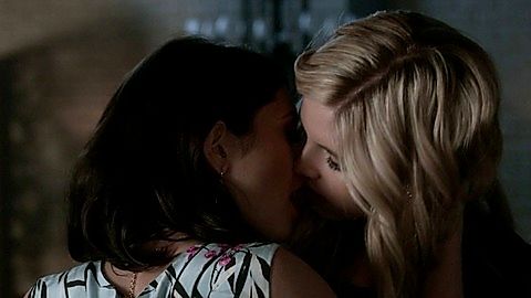 Pic: Ana Mulvoy Ten in Famous in Love (2017)