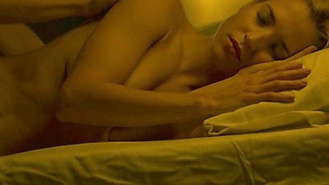 Pic: Ana Fernández in Cable Girls (2017)