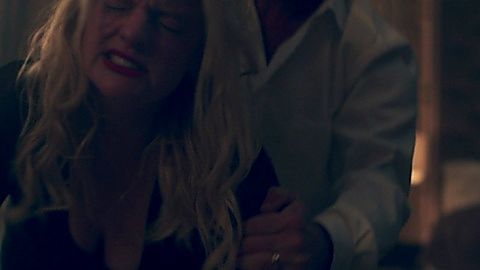 Pic: Elisabeth Moss in The Handmaid's Tale (2017)