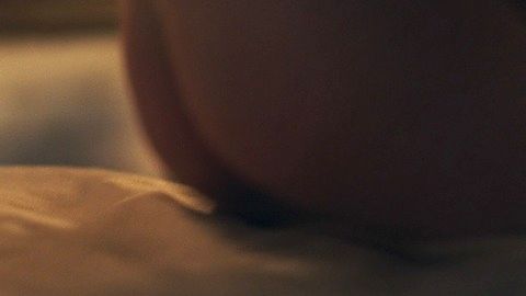 Pic: Elisabeth Moss in The Handmaid's Tale (2017)