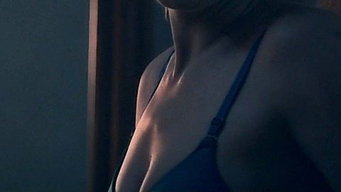 Pic: Yvonne Strahovski in The Handmaid's Tale (2017)