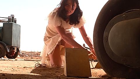 Pic: Karen Allen in Raiders of the Lost Ark (1981)