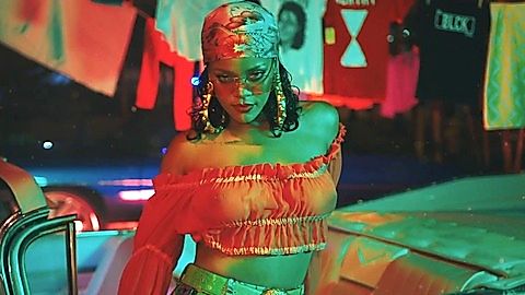 Pic: Rihanna  in Wild Thoughts