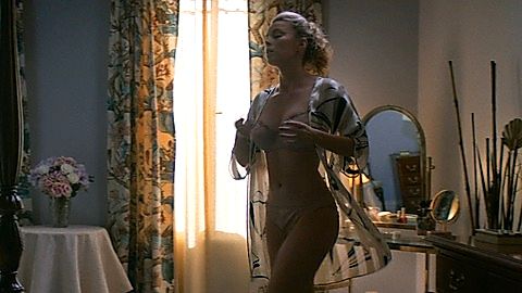 Pic: Betty Gilpin in GLOW (2017)