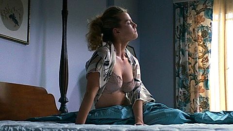 Pic: Betty Gilpin in GLOW (2017)