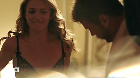 Pic: Shantel VanSanten in Shooter (2016)