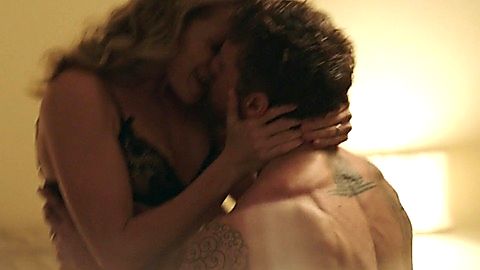 Pic: Shantel VanSanten in Shooter (2016)