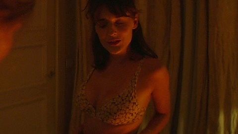 Pic: Esther Garrel in Thirst Street (2017)