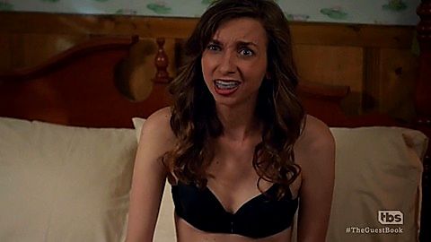 Pic: Lauren Lapkus in The Guest Book (2017)