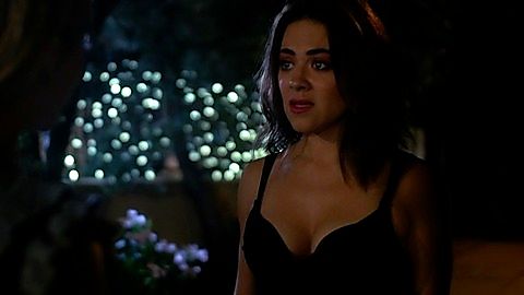 Pic: Camille Guaty in The Wedding Invitation (2017)