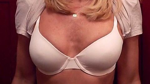 Pic: Jaime Pressly in The Guest Book (2017)