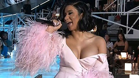 Pic: Cardi B in MTV Video Music Awards (1984)