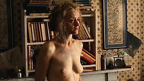 Pic: Anne-Marie Duff in On Chesil Beach (2017)