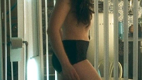 Pic: Lucie Aron in Replace (2017)