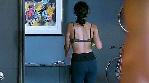 Pic: Miranda Rae Mayo in Chicago Fire (2012)