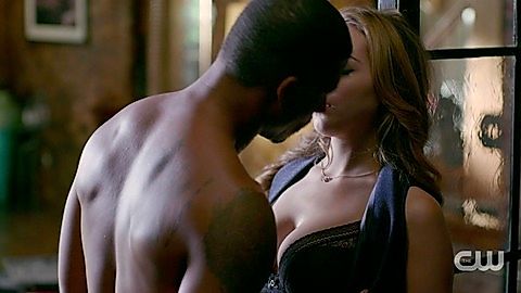 Pic: Elizabeth Gillies in Dynasty (2017)