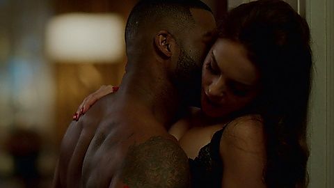 Pic: Elizabeth Gillies in Dynasty (2017)