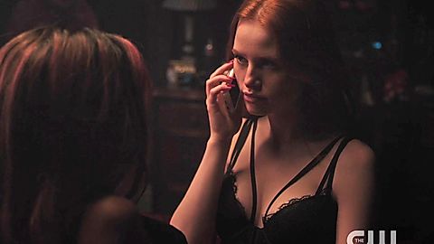Pic: Madelaine Petsch in Riverdale (2017)