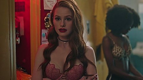 Pic: Madelaine Petsch in Riverdale (2017)