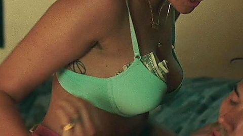 Pic: Frankie Shaw in SMILF (2017)