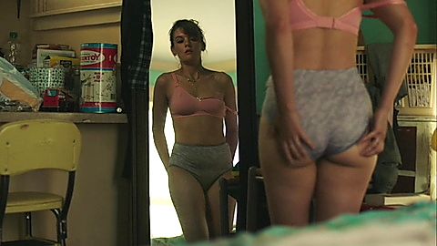Pic: Frankie Shaw in SMILF (2017)
