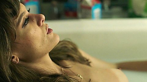 Pic: Frankie Shaw in SMILF (2017)