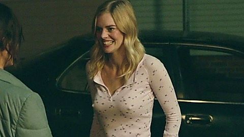 Pic: Samara Weaving in SMILF (2017)