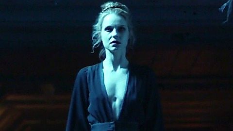 Pic: Gia Crovatin in Van Helsing (2016)