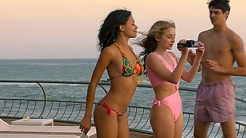 Pic: Bianca A. Santos in SPF-18 (2017)