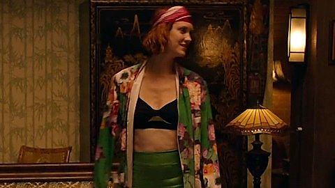 Pic: Lauren Lee Smith in Frankie Drake Mysteries (2017)