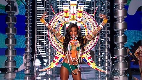 Pic: Leomie Anderson in The Victoria's Secret Fashion Show 2017 (2017)