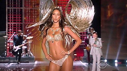 Pic: Lais Ribeiro in The Victoria's Secret Fashion Show 2017 (2017)