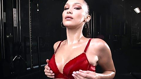 Pic: Bella Hadid in LOVE Advent (2013)