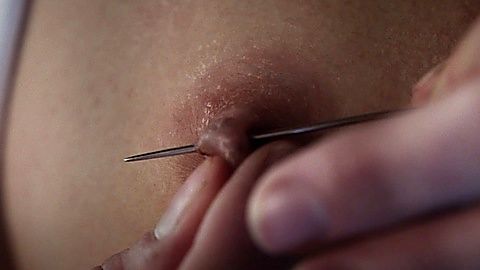 Pic: Mia Wasikowska in Piercing (2018)