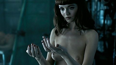 Pic: Hannah Rose May in Altered Carbon (2018)