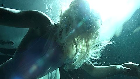 Pic: Lisa Chandler in Altered Carbon (2018)