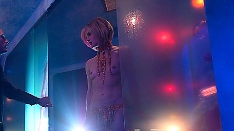 Pic: Stephanie Cleough in Altered Carbon (2018)