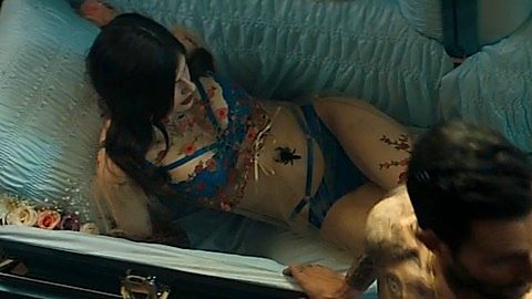 Pic: Alexandra Daddario in Wait (2018)