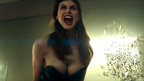 Pic: Alexandra Daddario in Wait (2018)