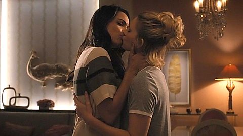 Pic: Rosario Dawson in Jane the Virgin