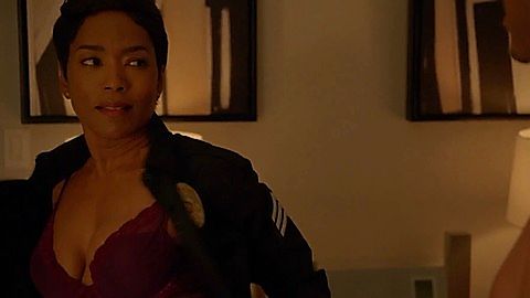 Pic: Angela Bassett in 9-1-1 (2018)