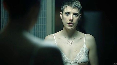 Pic: Agyness Deyn in Hard Sun (2018)