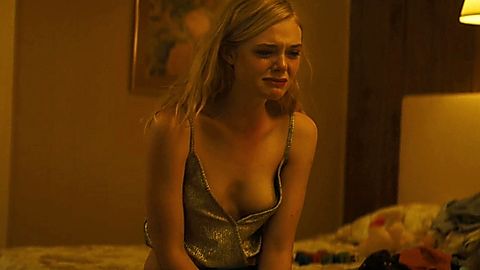 Pic: Elle Fanning in Galveston (2018)