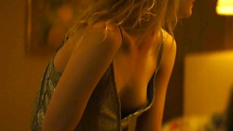 Pic: Elle Fanning in Galveston (2018)
