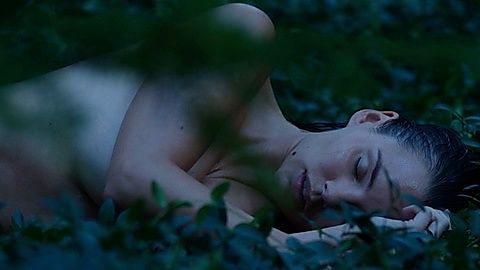 Pic: Eline Powell in Siren (2018)