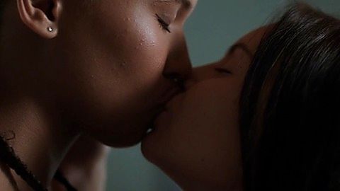 Pic: Eline Powell in Siren (2018)