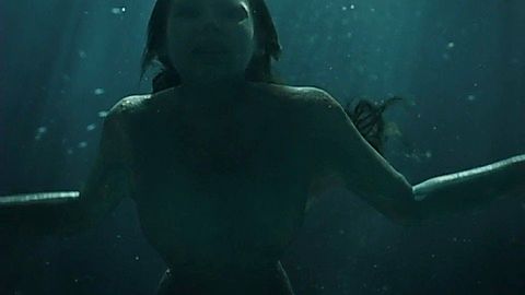 Pic: Eline Powell in Siren (2018)